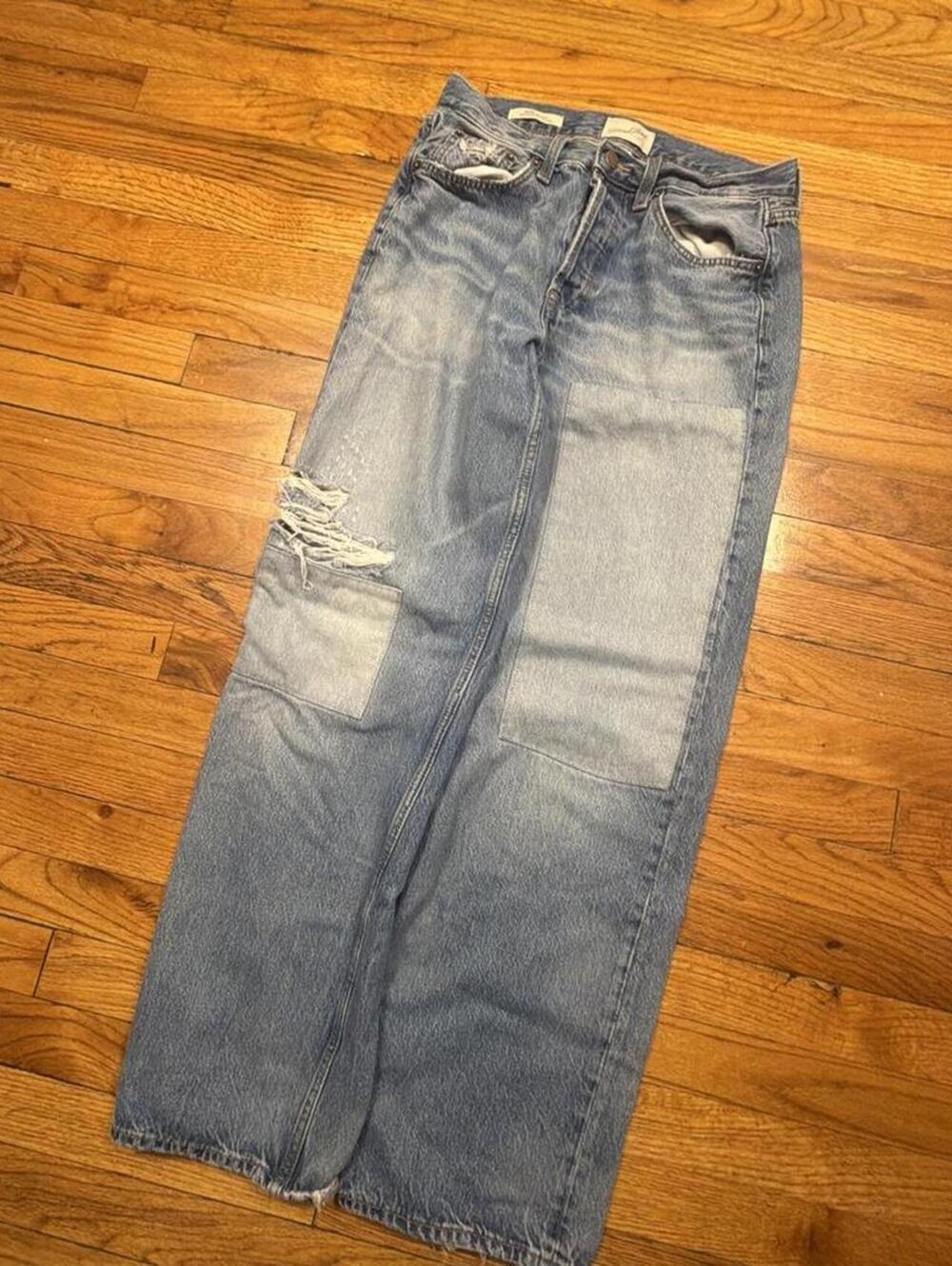 Universal Thread Women's Blue Jeans